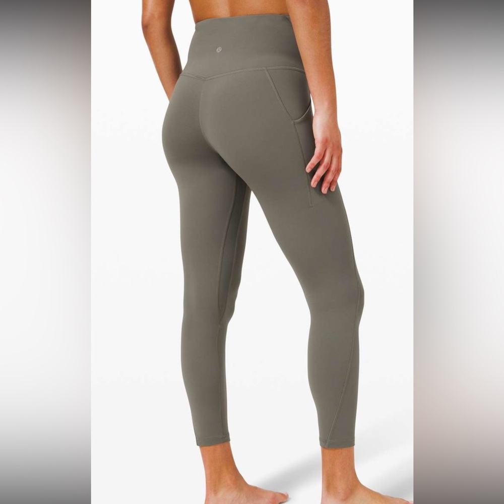 Lululemon cropped Olive Green Leggings with pockets and front seam